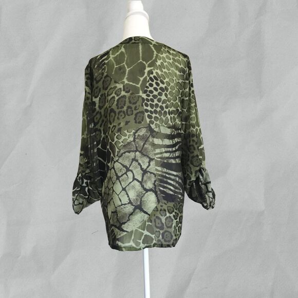 SUSAN GRAVER Blouse Size Medium Sheer Animal Print Lightweight Button Front - Picture 4 of 6